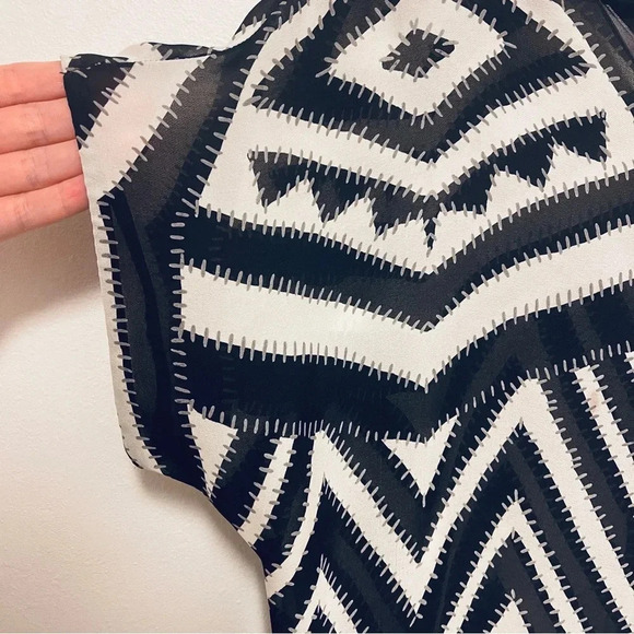 MILLY 100% Silk Geometric Blouse - Dolman Sleeve Aztec Pattern - Scoop Neck - Picture 6 of 6